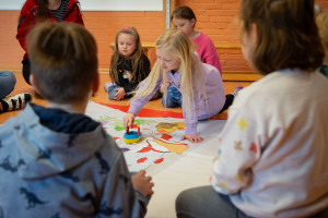 Spielende Kinder